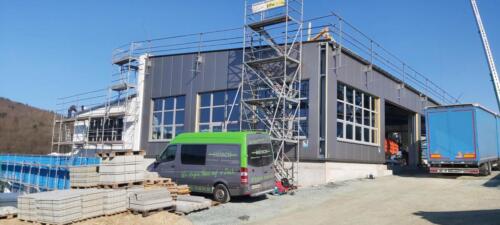 BSDFM 39 Absturzsicherung fuer das Eindecken des Hallendaches (1)